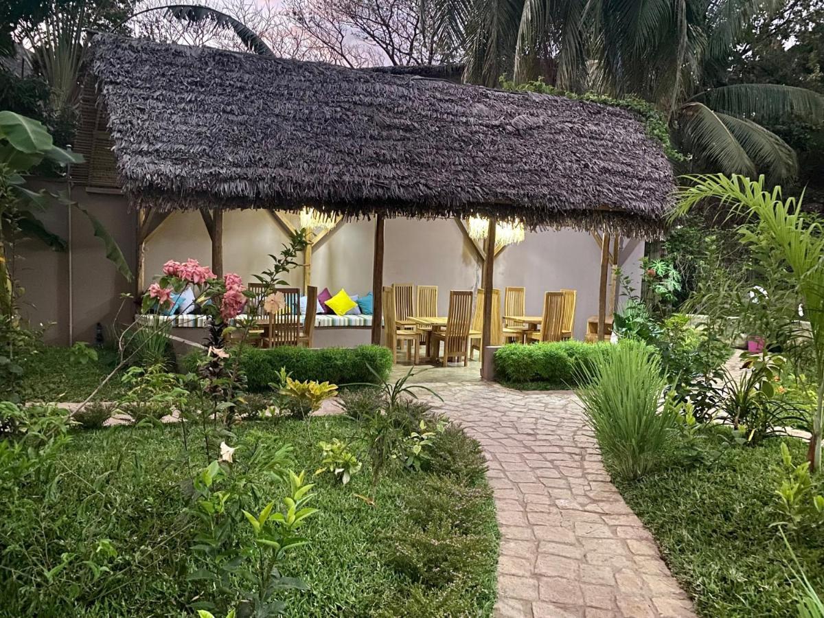 La Perle Rare De Nosy Be Hotel Ambatoloaka  Kültér fotó