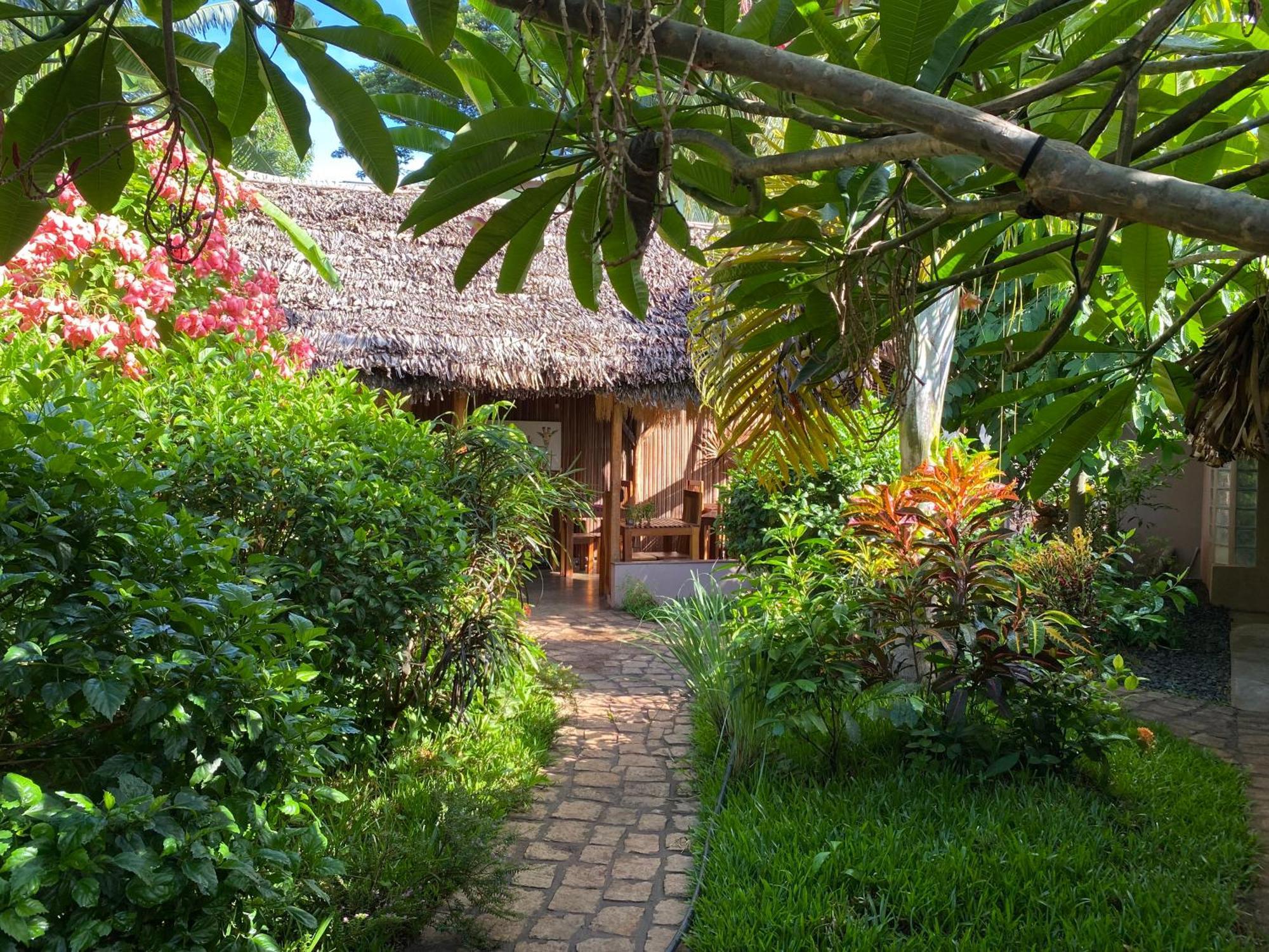 La Perle Rare De Nosy Be Hotel Ambatoloaka  Kültér fotó
